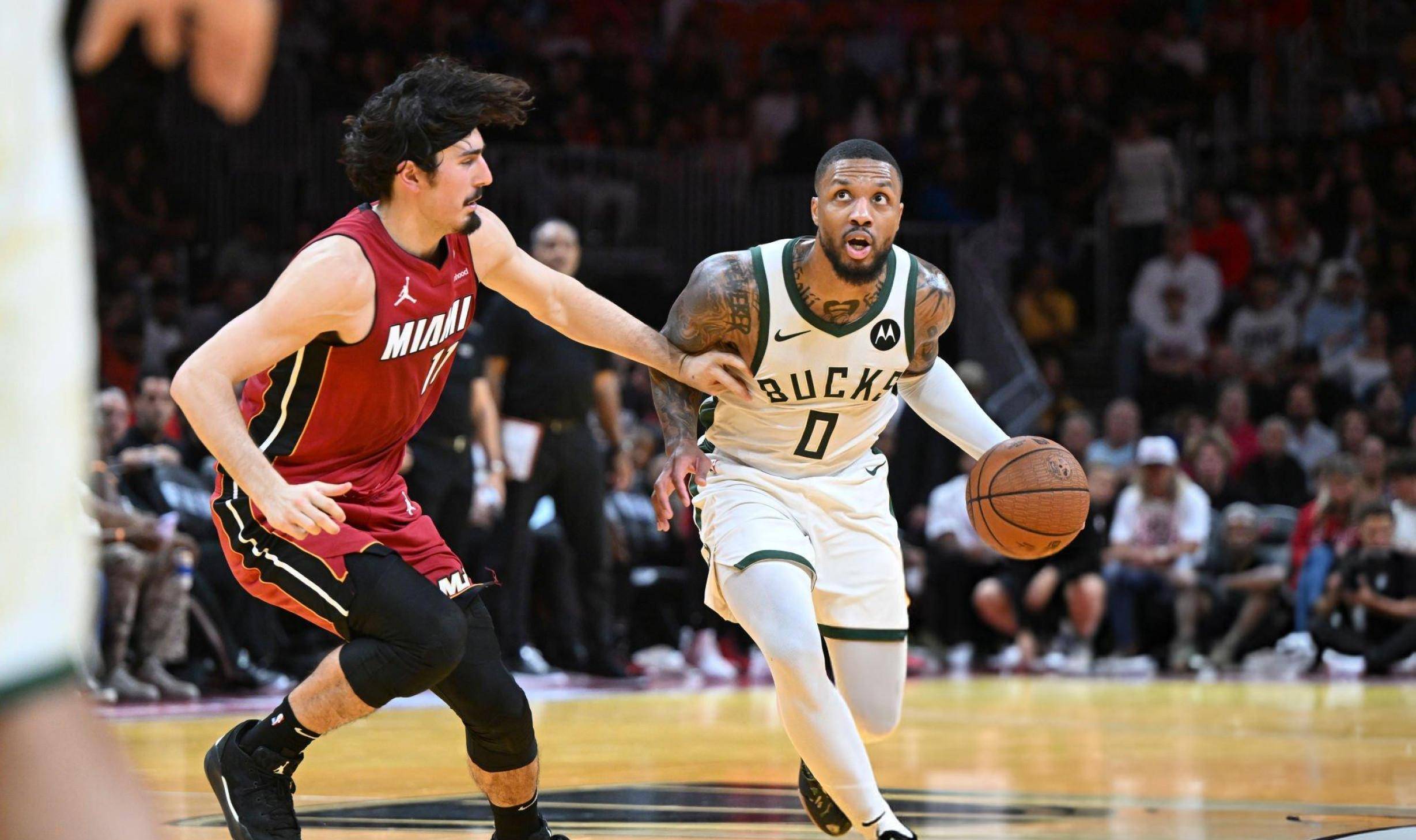 雄鹿队略胜于骑士队，主场比赛胜出