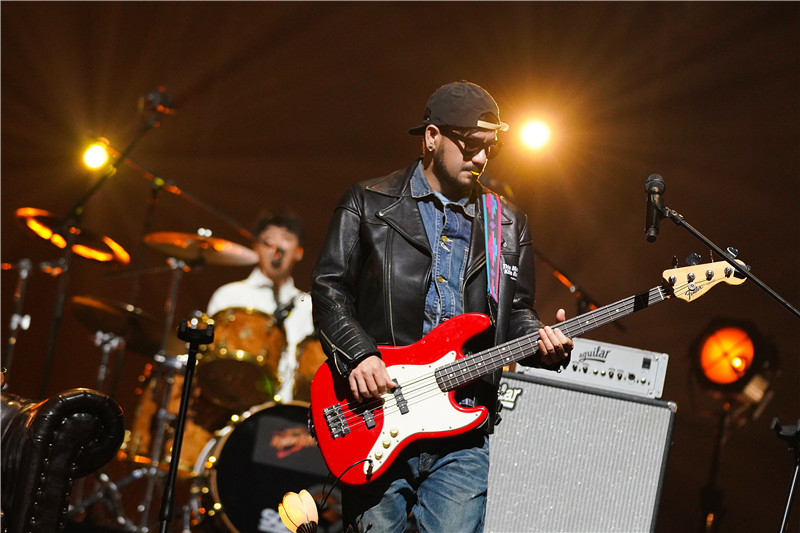 黑豹队员团结一致,以坚定信念向成功迈进的简单介绍 黑豹队员团结一致,以坚定信念向成功迈进的简单介绍