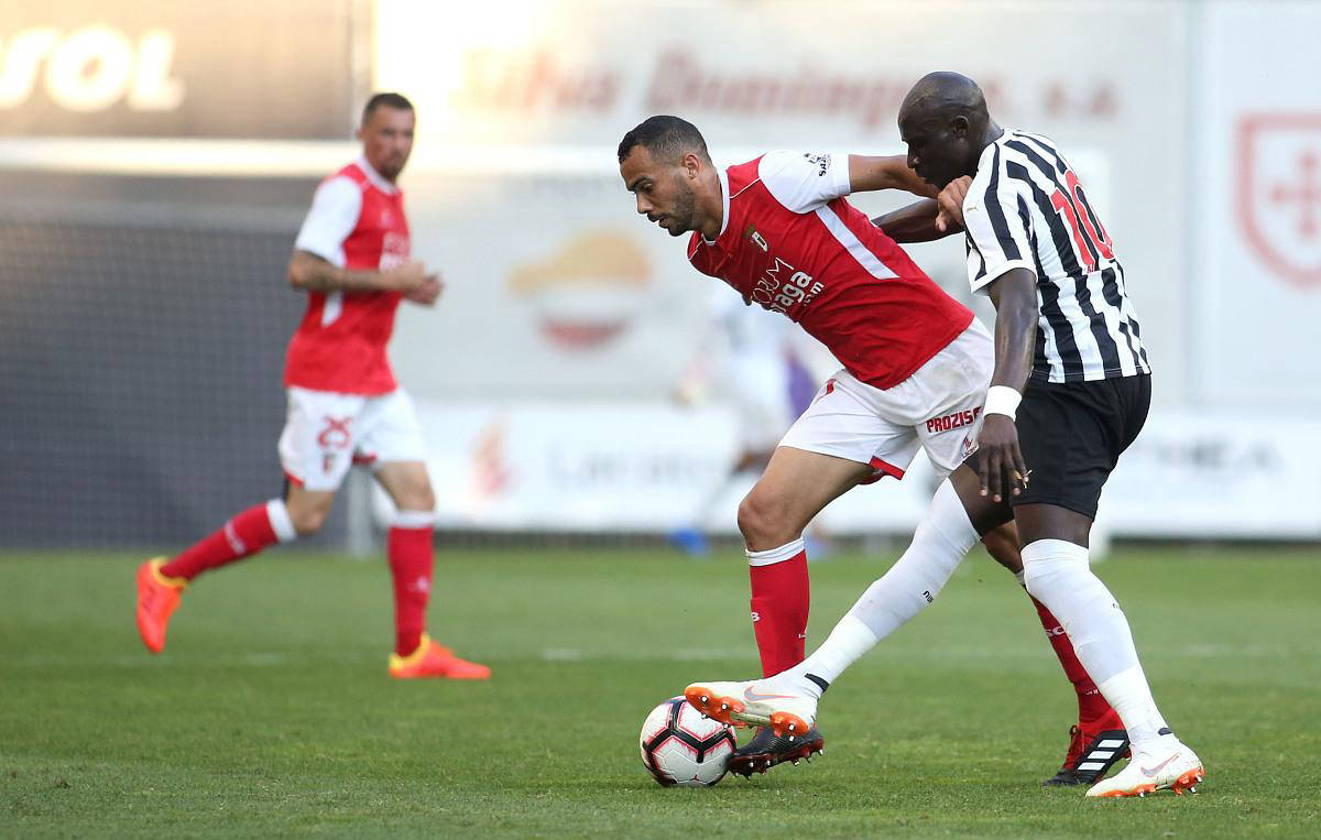 包含里尔两连胜势如破竹,队内实力逐渐凸显的词条 包含里尔两连胜势如破竹,队内实力逐渐凸显的词条