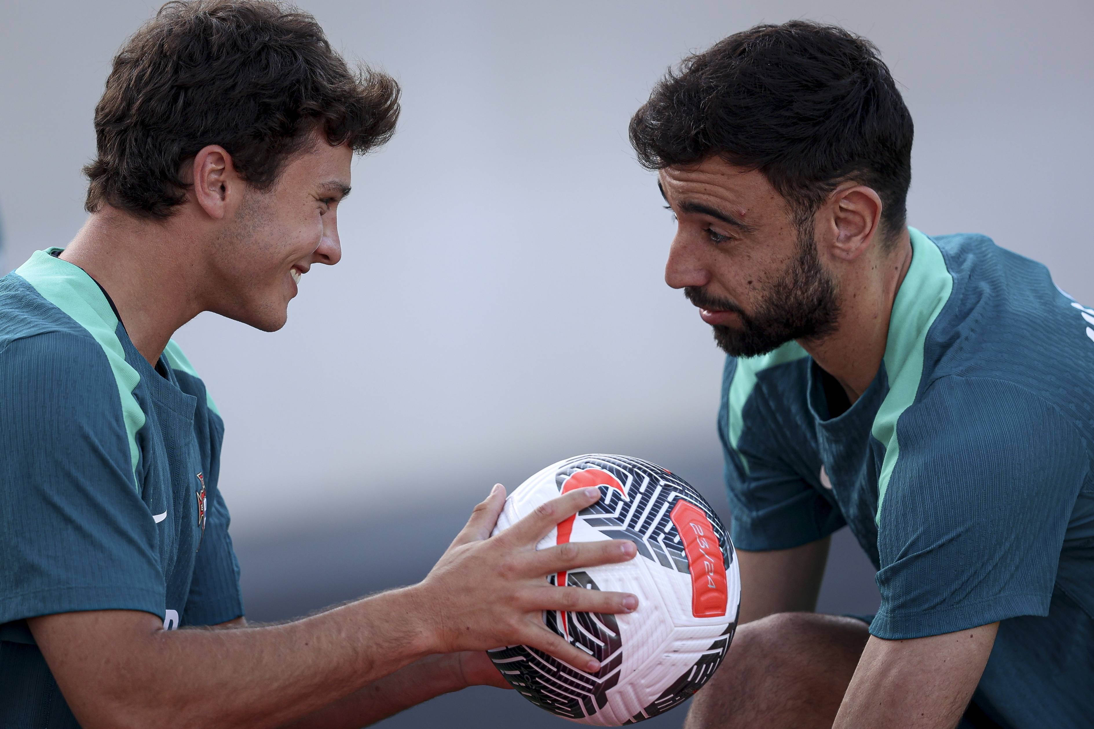 葡萄牙队在欧洲赛场大放异彩,赢球技巧独领风骚的简单介绍 葡萄牙队在欧洲赛场大放异彩,赢球技巧独领风骚的简单介绍