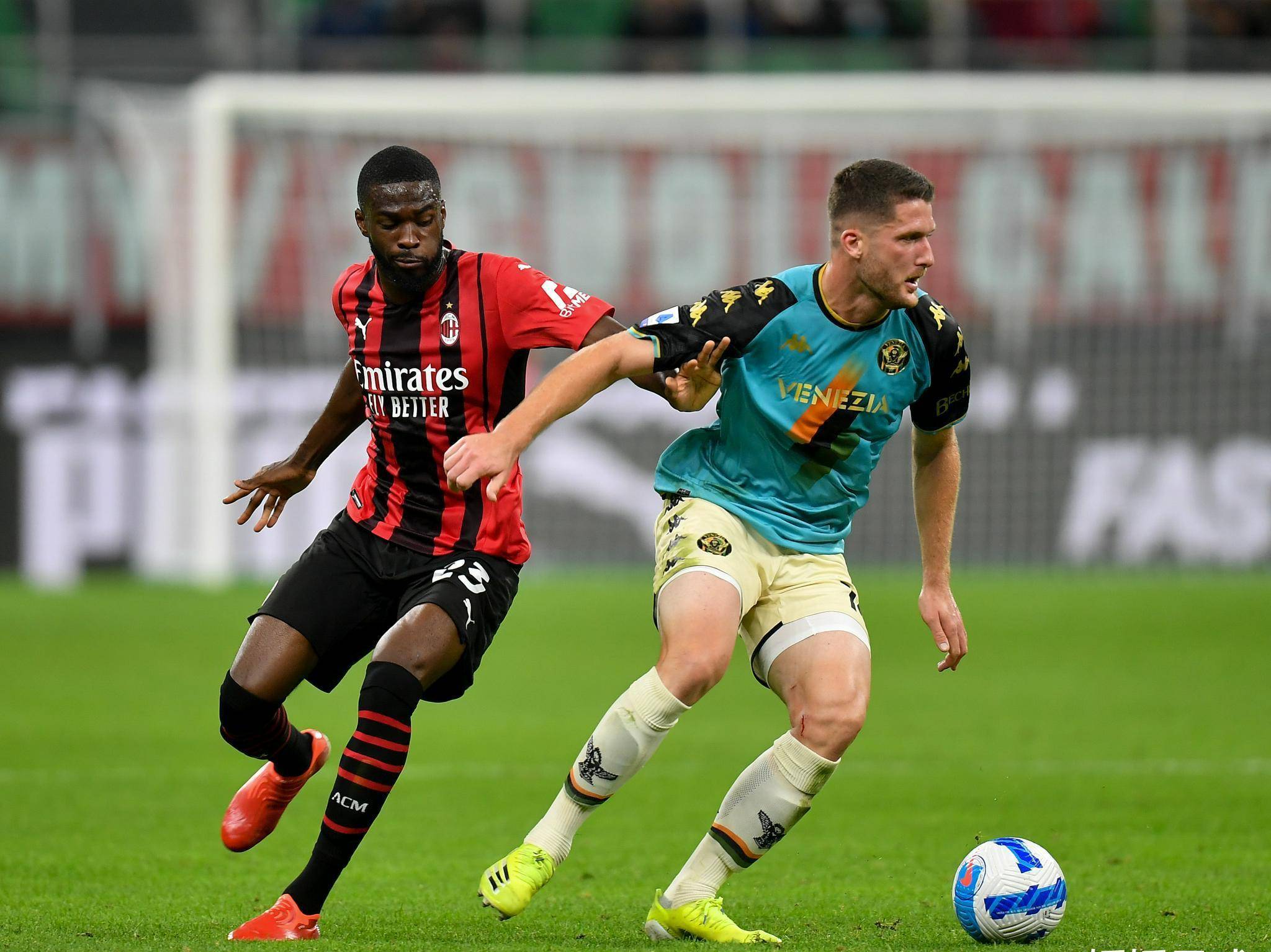 包含佛罗伦萨队遭遇精彩战平，表现尚可，继续努力向前的词条