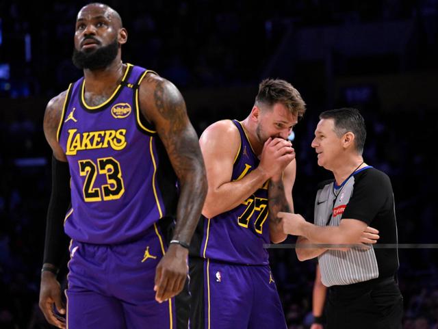 包含湖人球员被曝光恋情绯闻,或将影响球队士气的词条 包含湖人球员被曝光恋情绯闻,或将影响球队士气的词条