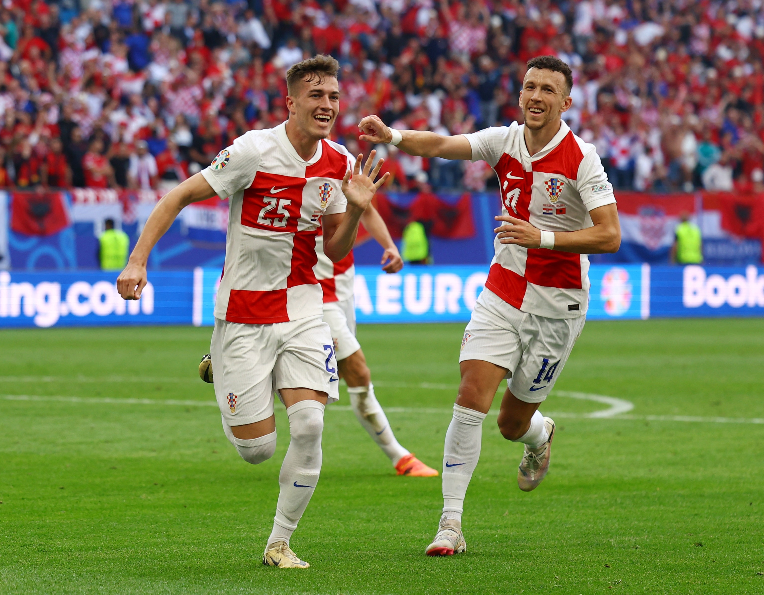 关于紧张备战,精心谋划,共赴欧洲足坛盛宴的信息 关于紧张备战,精心谋划,共赴欧洲足坛盛宴的信息