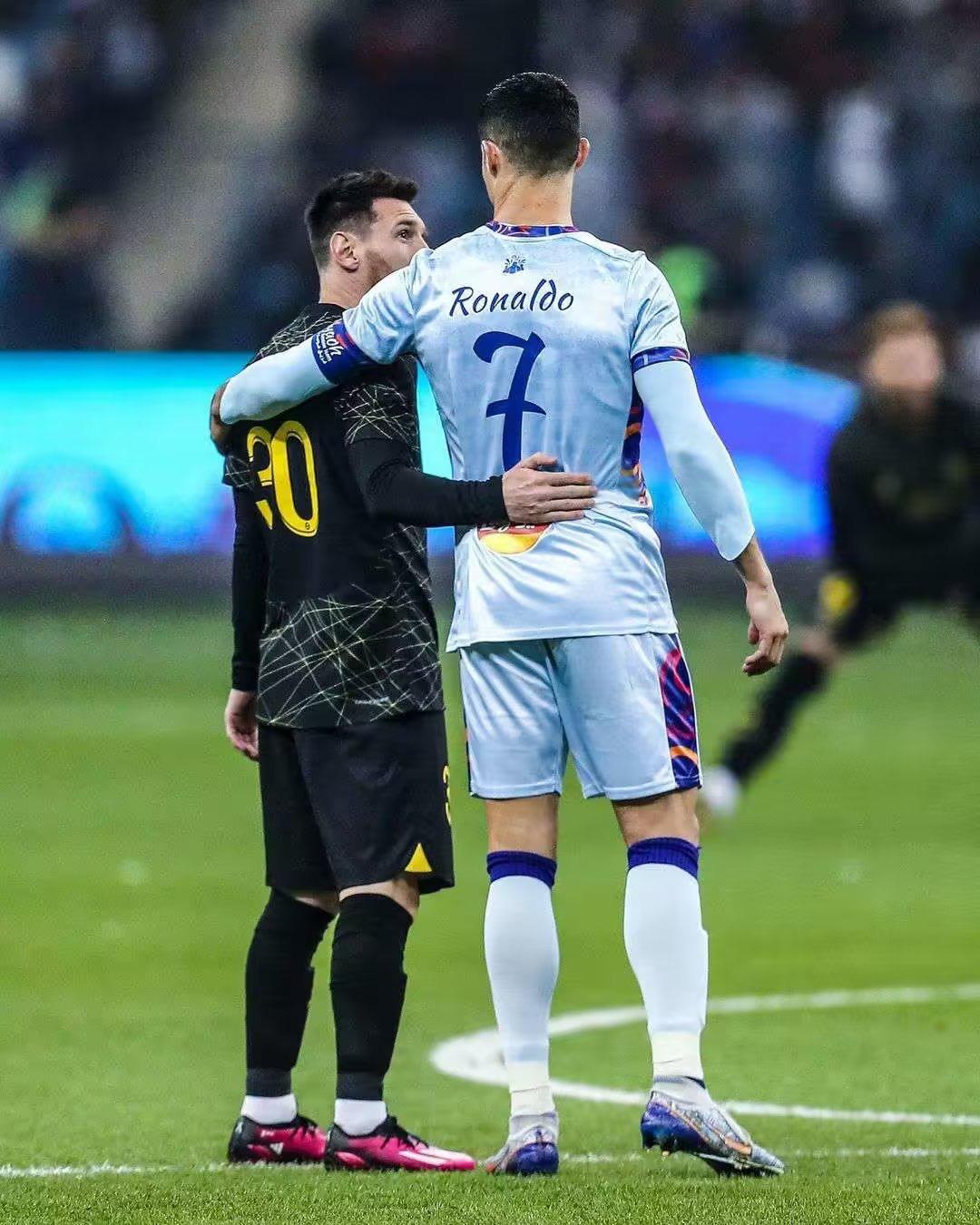 关于梅西梅开二度，巴黎小组出线功德圆满的信息