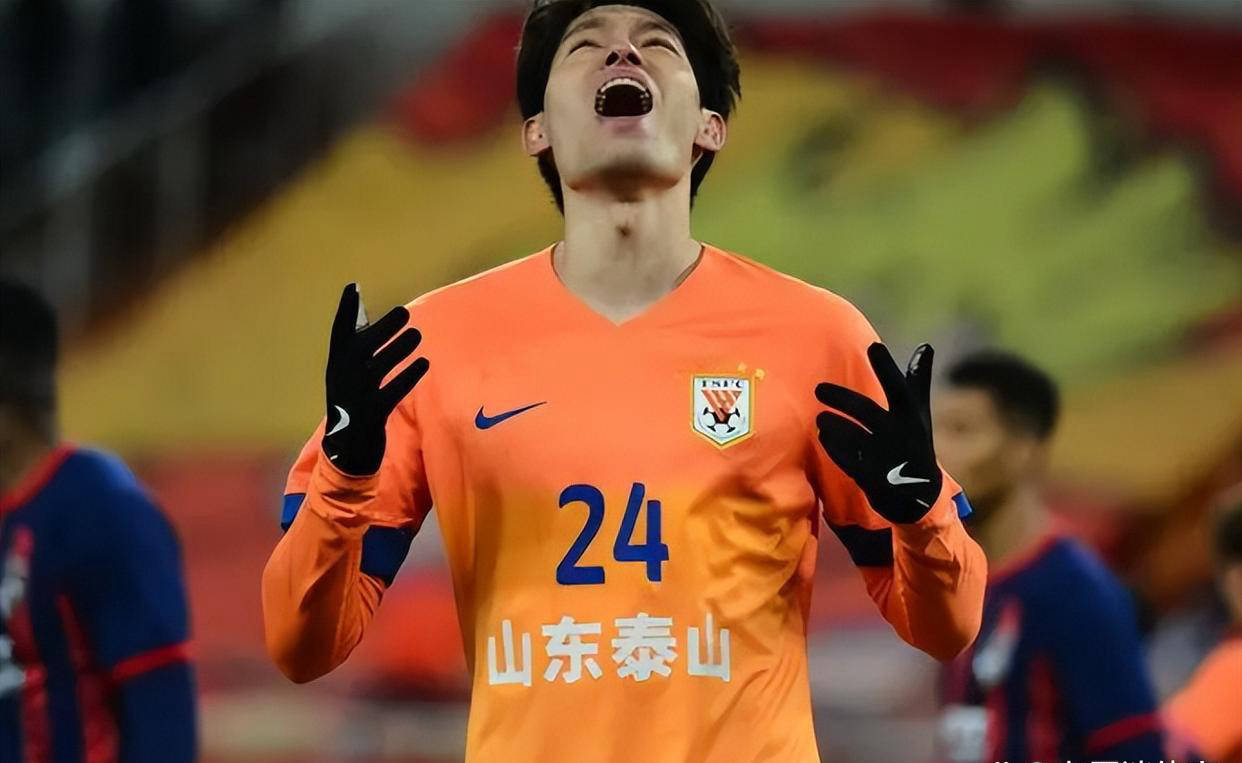 山东泰山中场精准传球,打破僵局帮助球队获胜! 山东泰山中场精准传球,打破僵局帮助球队获胜!