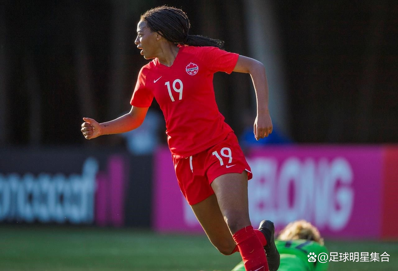 加拿大女足球员训练中状态出色,备战下一场比赛的简单介绍 加拿大女足球员训练中状态出色,备战下一场比赛的简单介绍