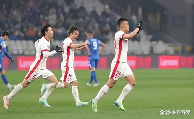 超高人气对决,球迷热议的焦点之战即将打响 超高人气对决,球迷热议的焦点之战即将打响