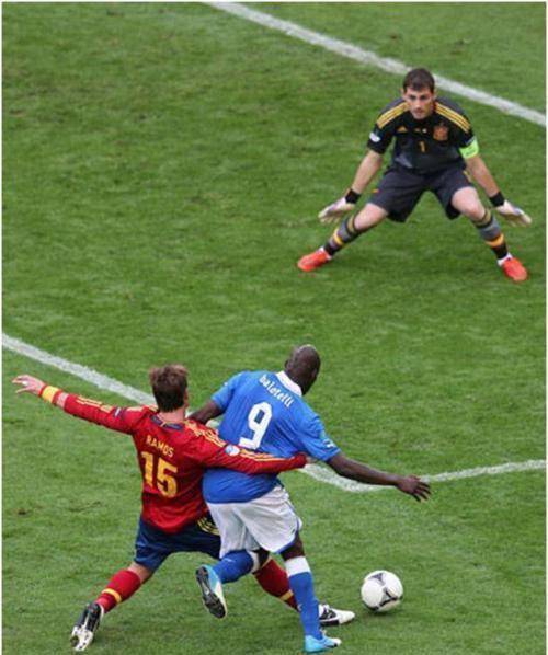 热闹足球场!球队在比赛中崭露头角 热闹足球场!球队在比赛中崭露头角