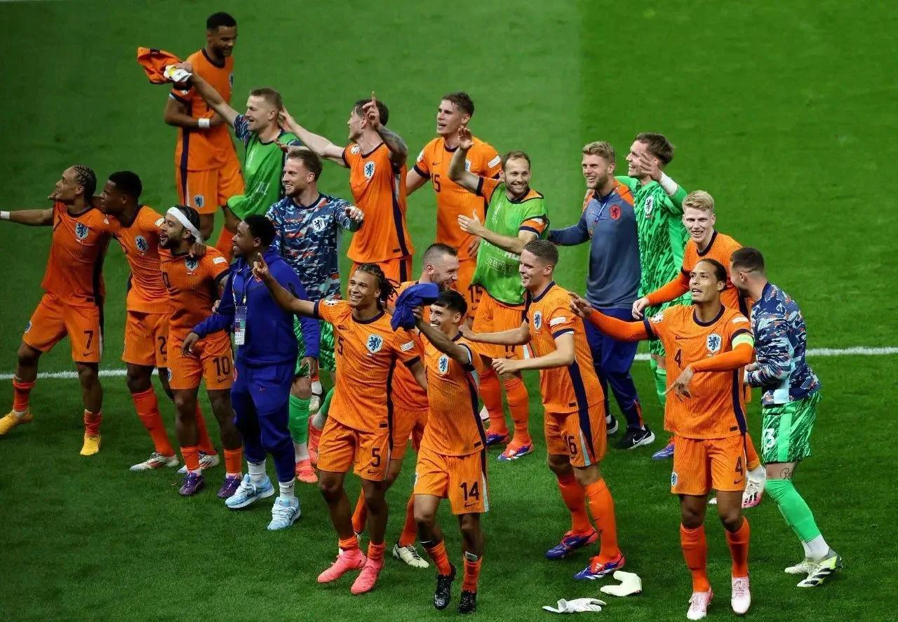 荷兰队击败对手,稳步晋级淘汰阶段的简单介绍 荷兰队击败对手,稳步晋级淘汰阶段的简单介绍