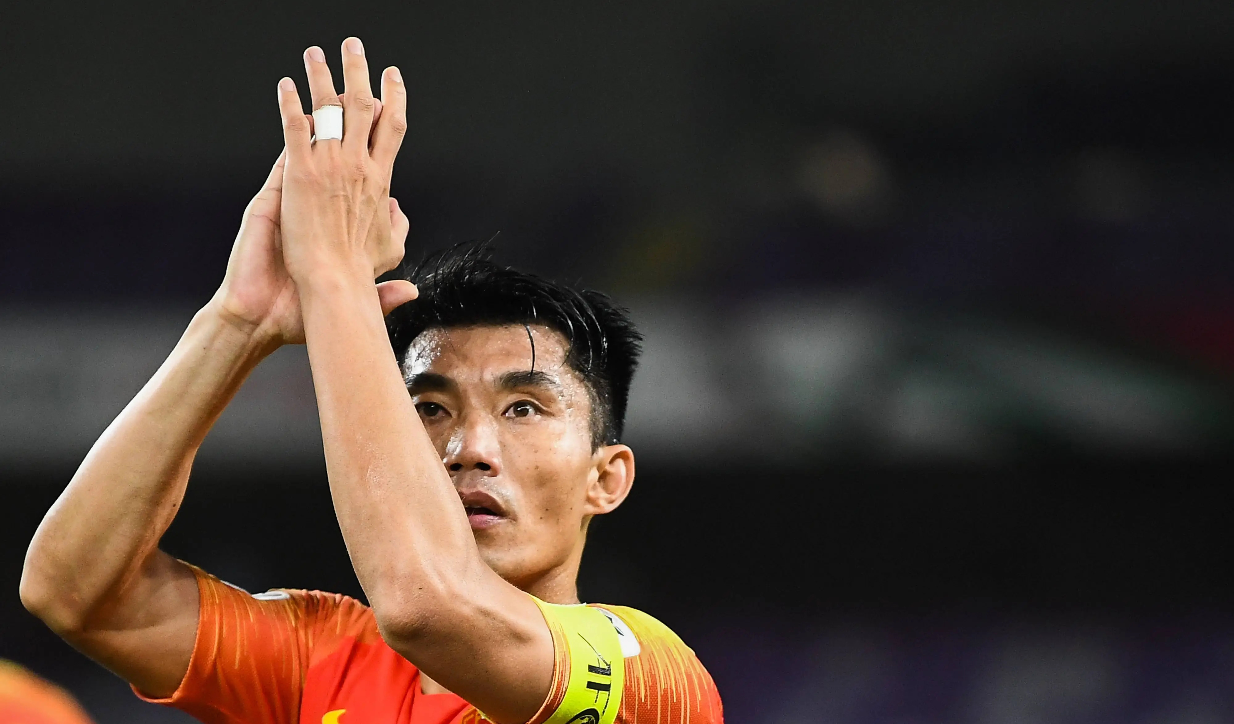 青岛球员状态亮眼,球队士气高涨备战的简单介绍 青岛球员状态亮眼,球队士气高涨备战的简单介绍