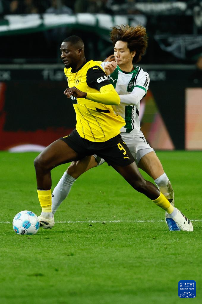 关于门兴格拉德巴赫击败对手,赢得胜利的信息 关于门兴格拉德巴赫击败对手,赢得胜利的信息