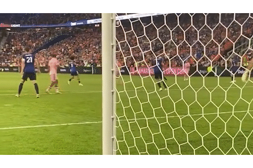 美国队主场惨遭日本逆袭,失利收场 美国队主场惨遭日本逆袭,失利收场