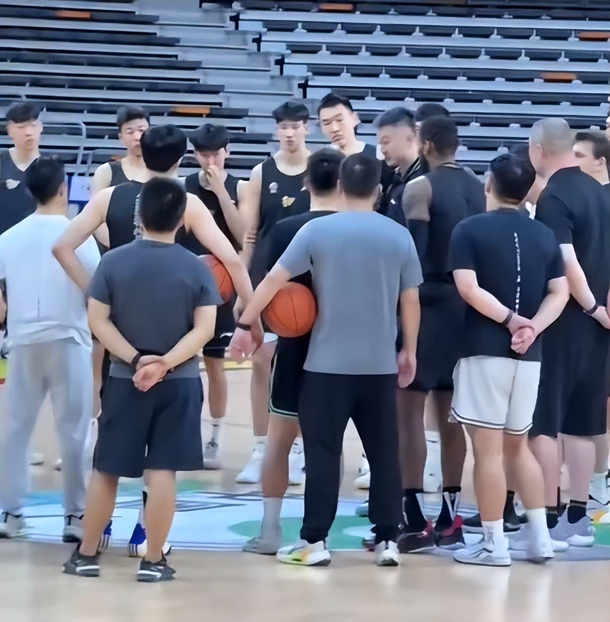 亚洲篮球杯热火开赛,各队瞄准冠军目标 亚洲篮球杯热火开赛,各队瞄准冠军目标