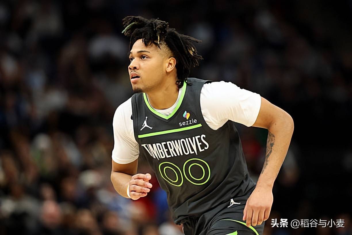 包含新人崭露头角明星球员频繁登上头条的词条 包含新人崭露头角明星球员频繁登上头条的词条