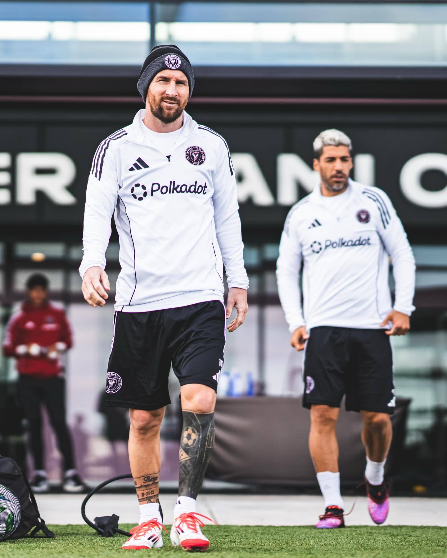 梅西在新的队伍里加入了新球员 梅西在新的队伍里加入了新球员