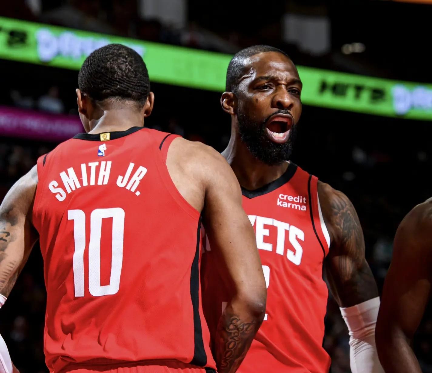 火箭继续胜势,击败魔术队豪取七连胜 火箭继续胜势,击败魔术队豪取七连胜