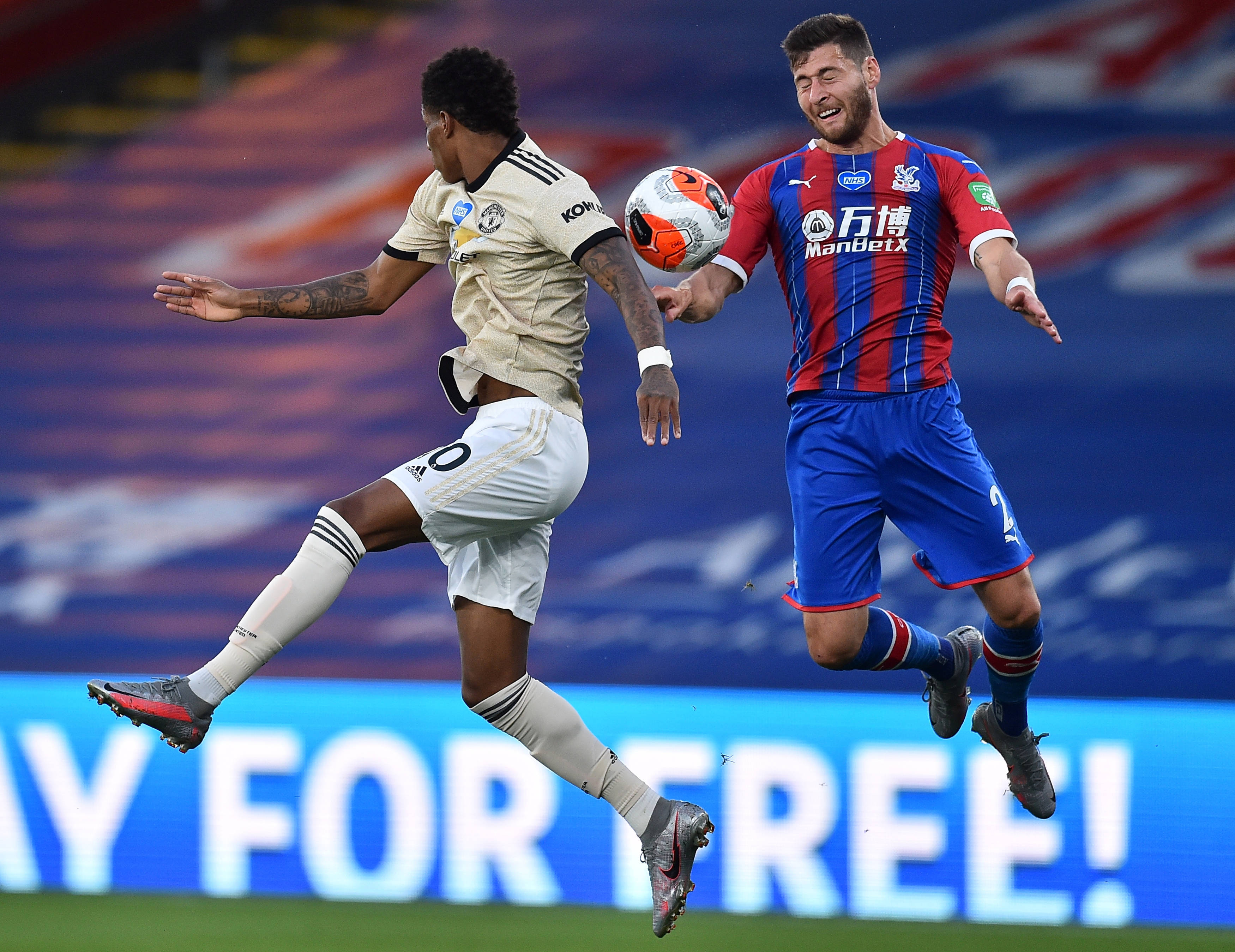 包含莱斯特城主场赢球，稳扎稳打争冠梦的词条