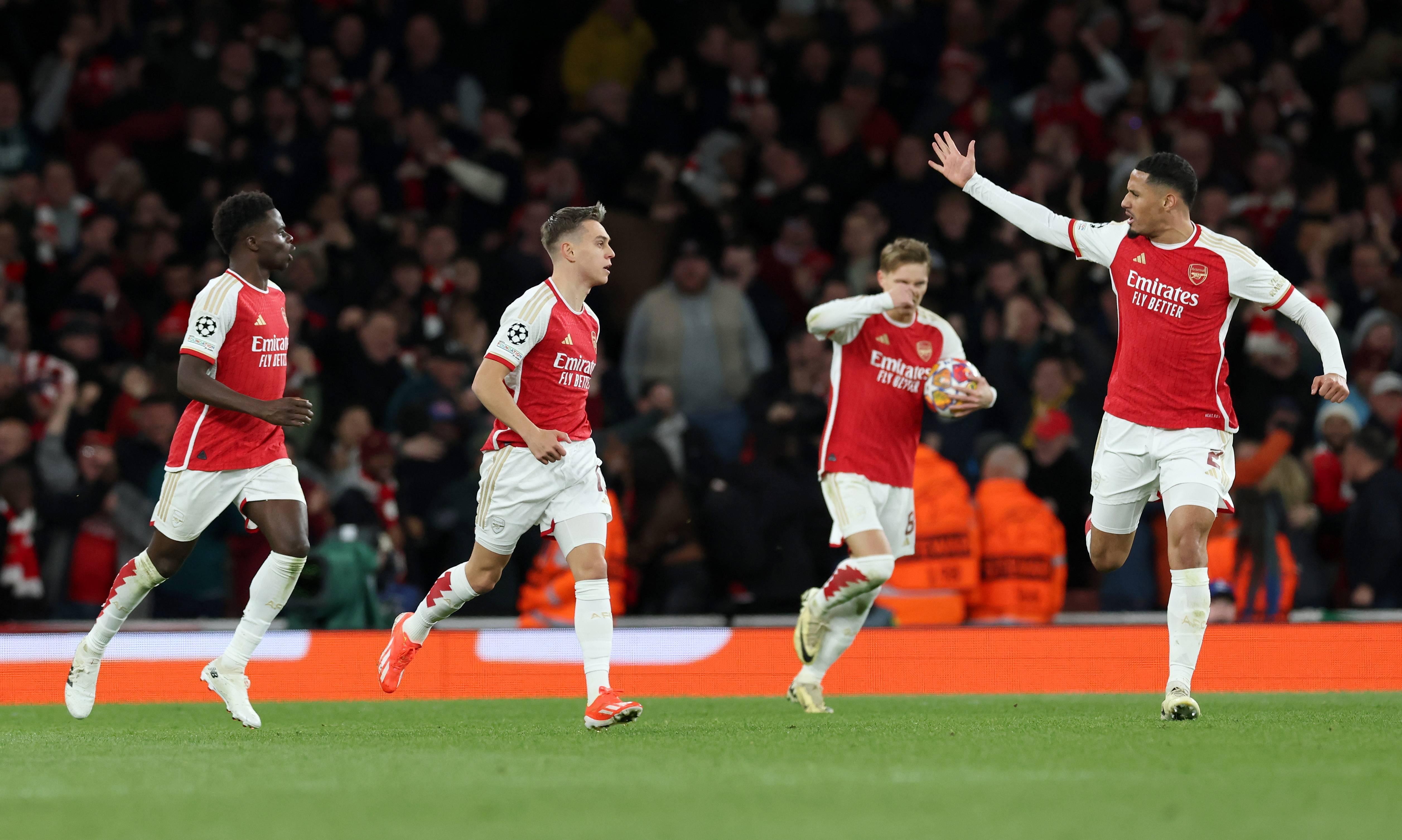 刚刚焦点:利物浦登顶,热议不断 刚刚焦点:利物浦登顶,热议不断