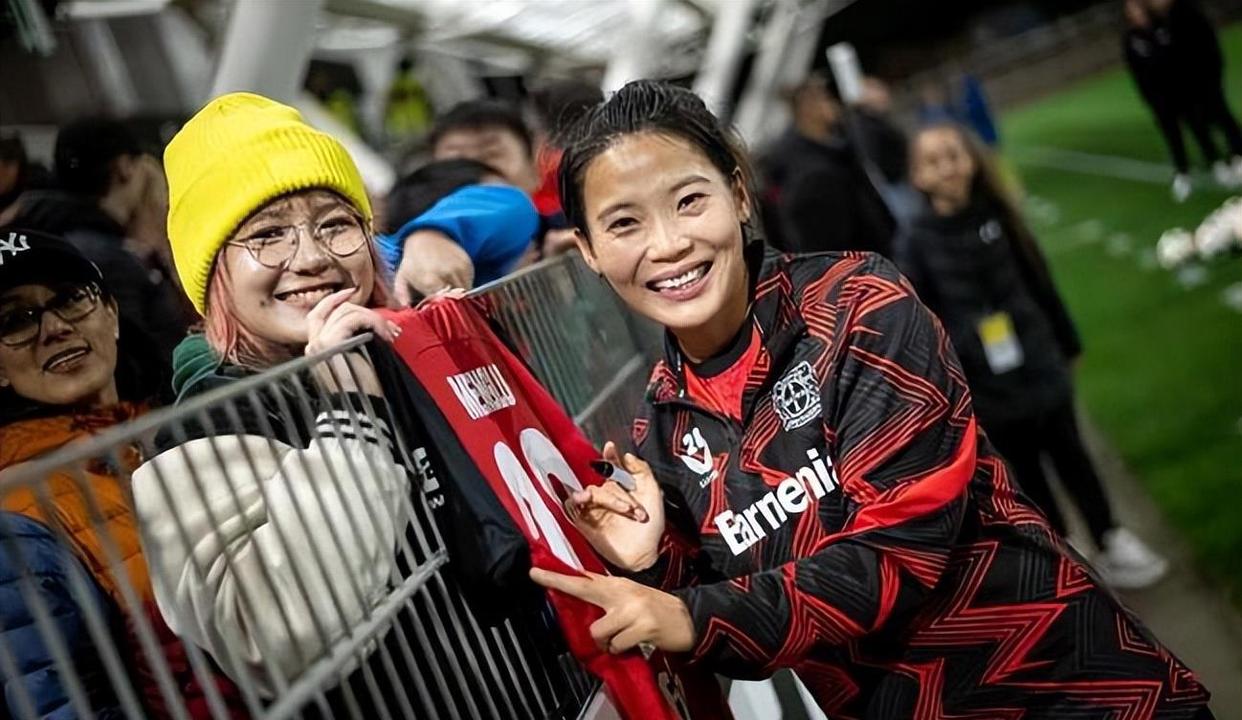 重返竞技场:女足运动员的梦想舞台 重返竞技场:女足运动员的梦想舞台