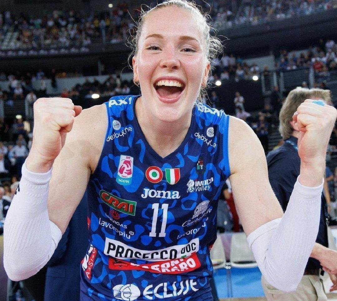 包含乌克兰女足斩获进球王,实力有余的词条 包含乌克兰女足斩获进球王,实力有余的词条