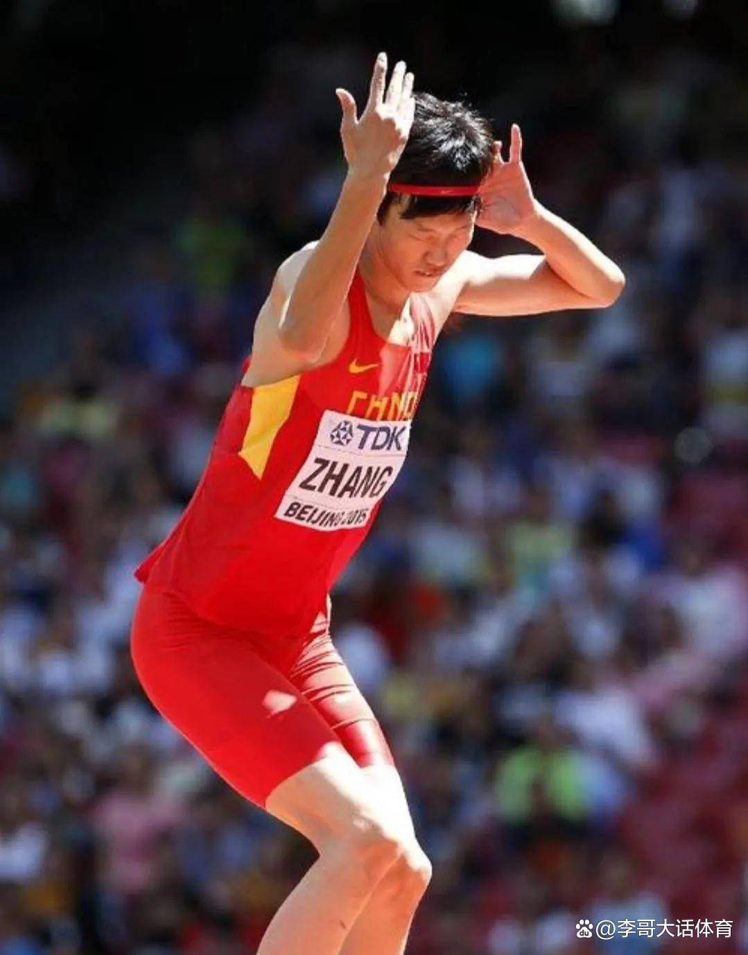 冲刺终点!运动员们背负国家荣誉奔跑 冲刺终点!运动员们背负国家荣誉奔跑