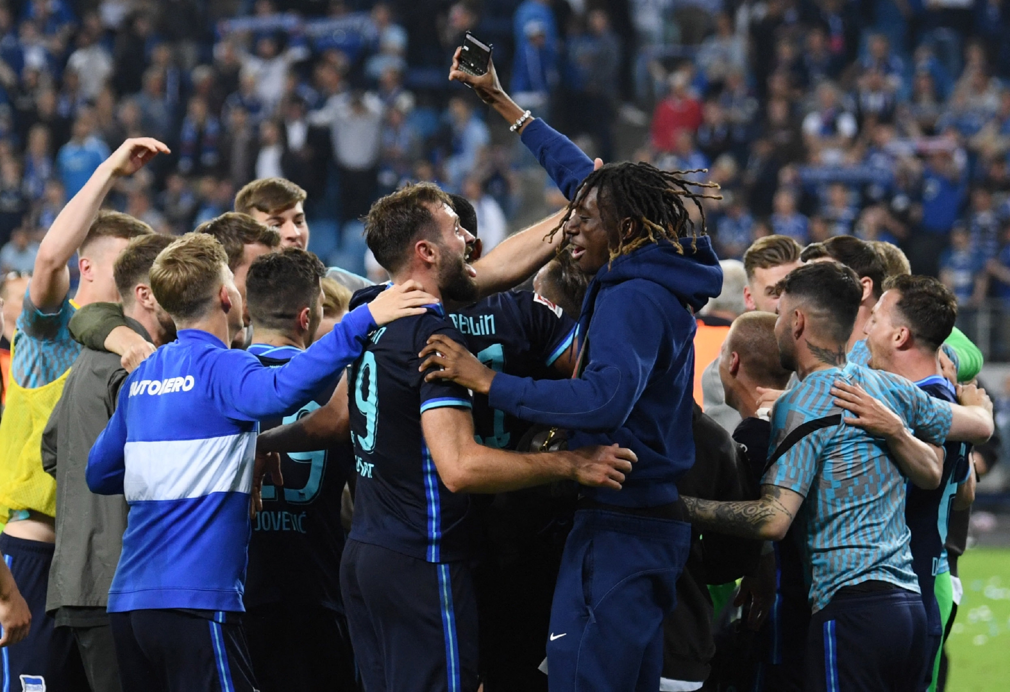 汉堡豪言保级成功,球队士气高涨的简单介绍 汉堡豪言保级成功,球队士气高涨的简单介绍