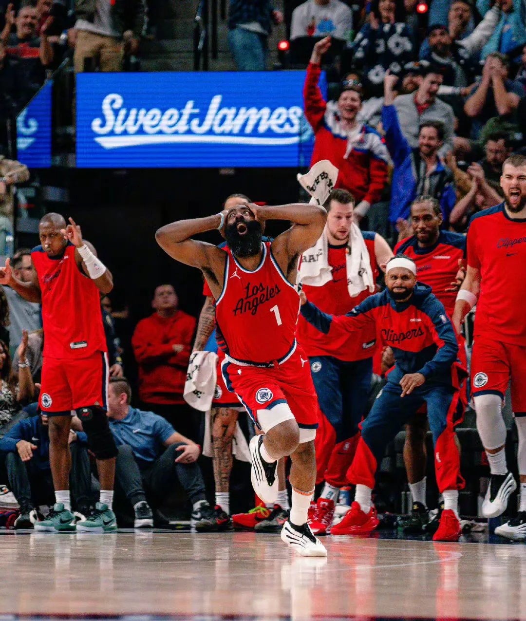 开云体育下载-火箭击败快船，取得胜利