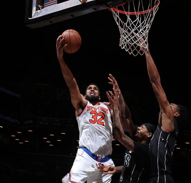 尼克斯惊险击败篮网,豪取五连胜 尼克斯惊险击败篮网,豪取五连胜