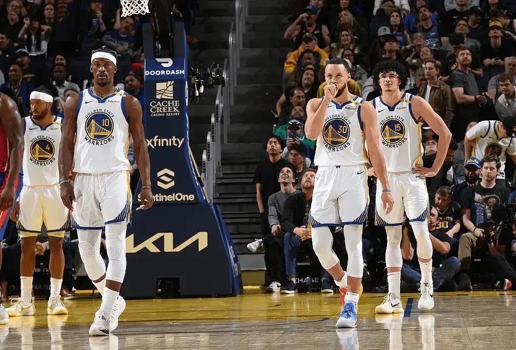 勇士主场战胜森林狼,库 勇士主场战胜森林狼,库