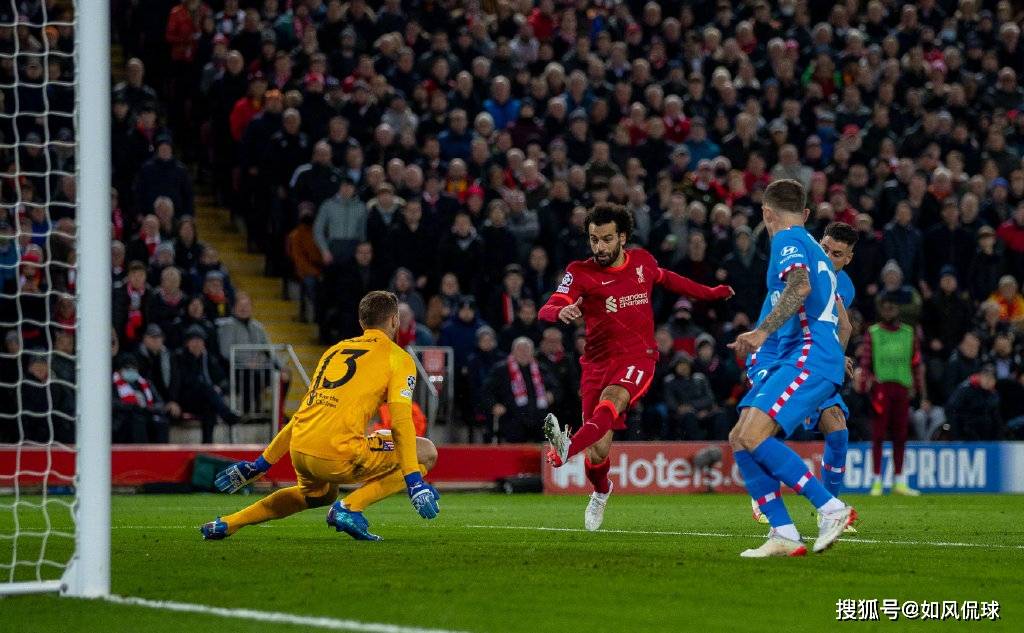 包含AC米兰翻盘里昂，苏亚雷斯送出助攻的词条