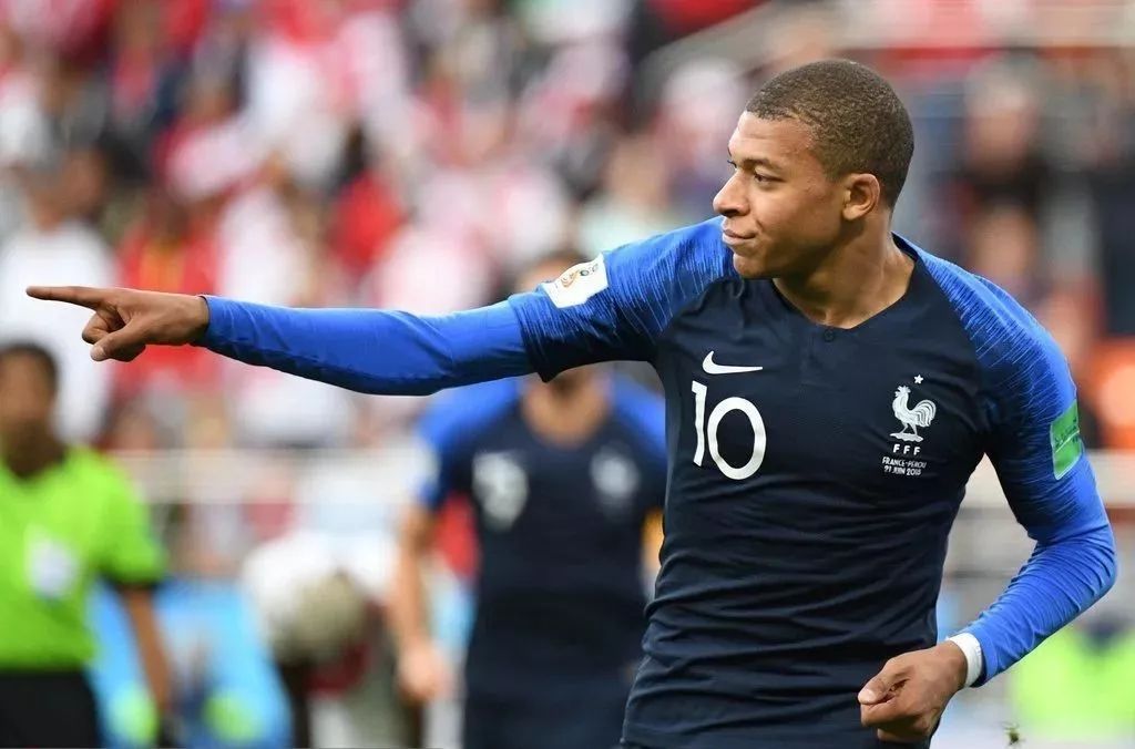 开云体育在线-日本队横扫法国队，黄鸭组合扛起全队