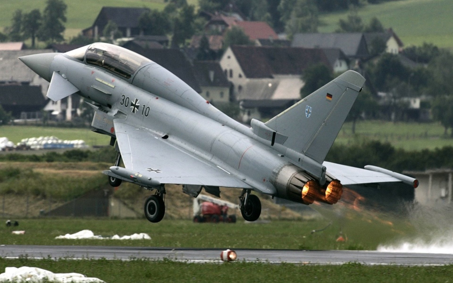 绿茵与硬地的交响，当勇士的欧冠半决赛用战术意志粉碎黄蜂