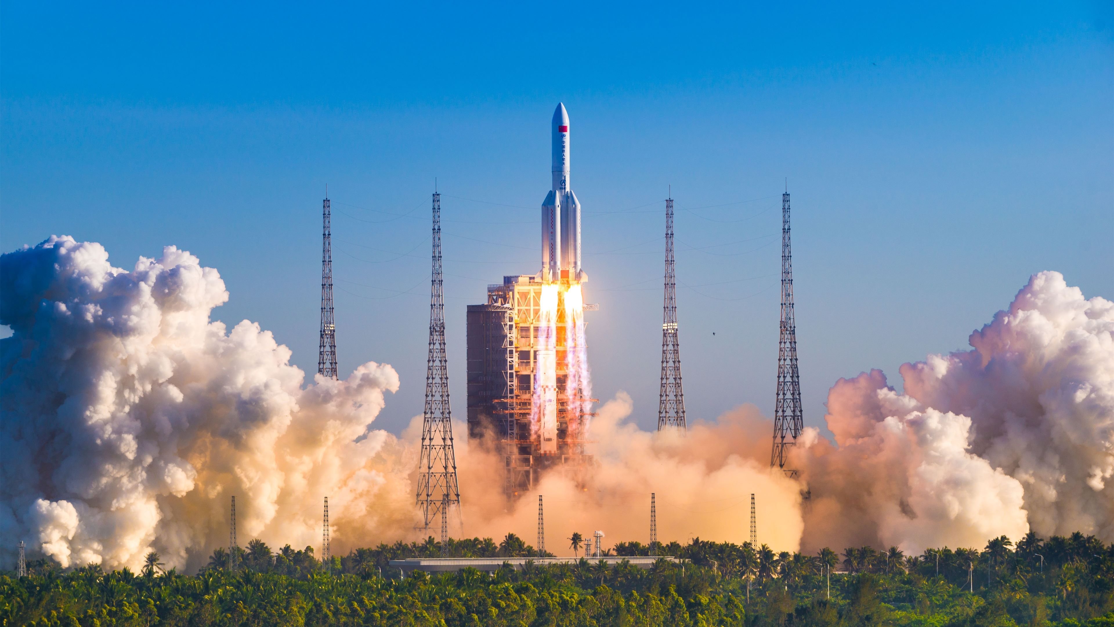 亚洲足坛风云录，伊拉克对阵沙特激战正酣，久保建英里程碑闪耀征程