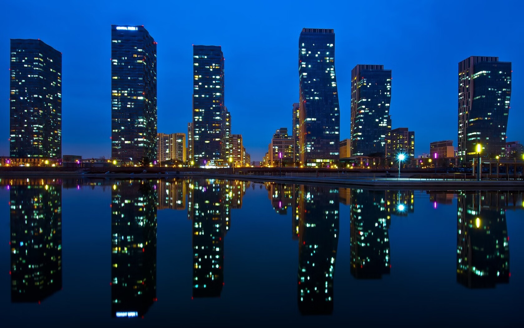 开云体育下载-火力网与尖刀，当亚特兰大的集体风暴，遇上弗拉霍维利的致命接管