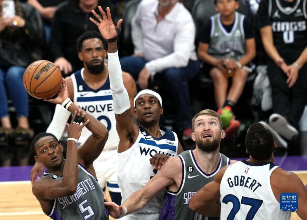 森林狼对阵雷霆，福克斯打出统治级数据